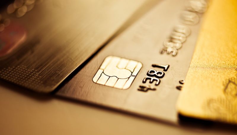信用卡推销霸屏朋友圈 逾三成信用卡沦为“僵尸卡” - 金评媒